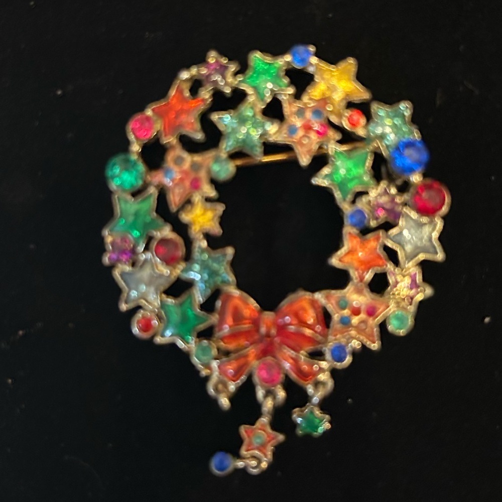 Colorful Star and‎ Bow Wreath Brooch Pin